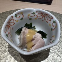 水道橋 鮨みつ - 先付：鰤の酢味噌がけ