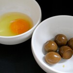 豚ギャング - 生卵、ニンニクうずら