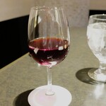 仙台牛焼肉 花牛 - 赤ワインはミディアム