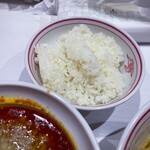 蒙古タンメン中本 - ライスは、ただただ舌の痛覚を刺激する存在に過ぎなかったです。高難易度の敵に対して対策が甘過ぎました、御免なさい。