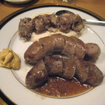 hayari - ソーセージ盛り合わせ（上からホルモン・絹ごし・仔羊）