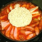 海雲台 - チゲ（鍋）料理人気Ｎｏ，１！！　部隊鍋