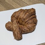 THE CITY BAKERY - プレッツェルクロワッサン　453円