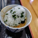 麺紡 - 〆はオリジナルブレンドスープにおむすび投入