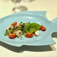 Vinoteca Fiore - ［Anti pasto］明石産 黒鯛のカルパッチョ
                      ・鮮度が良く、身の弾力と味の強さが魅力的なカルパッチョ。食材本来の豊かな味わいを楽しめました。