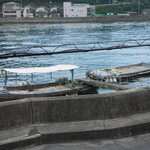 割烹 戸田本店 - 海峡に浮かべた生け簀
