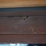 割烹 戸田本店 - 南方出撃前に酔った士官が切りつけた鴨居。