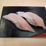 すしざんまい - 愛媛県産のぶりとろの握りの三、四貫目です。