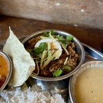 スパイス・ツリー - 愛してやまない定番のマトンキーマとネパール山椒