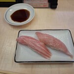 すしざんまい 渋谷東急本店前店 - 本マグロの大とろとカマとろの握りです。甘みと口の中で溶けてなくなる食感が最高でした。