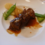 Bistrot Enry. - 牛肉に煮込み・・凄く柔らかい・・