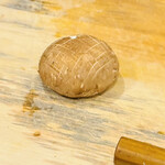 鮨 とぐら - 大きな大きなブラウンマッシュルーム〜千葉ですか？と聞いたら『千葉です』でしたっ〜笑　包丁の入れ方、下処理が素晴らしい〜　byまみこまみこ