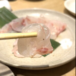 鮨 とぐら - ポン酢以外にも出汁塩をつけてくださいました　出汁塩でいただきました　byまみこまみこ