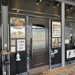 Monzen Yoshoku Fujiya - 店前的氛圍非常好