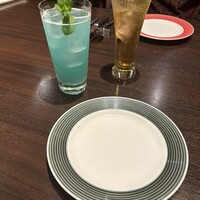 ビストロあじと - チャイナブルーとシードルです。