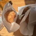 肉のいづみや - 写真では伝わらないですが大きいです