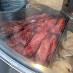 中華菜館 同發 - お店の外から。チャーシューがいっぱい