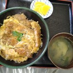 どんぶりや - かつ丼 700円