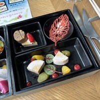 DINING & BAR TABLE 9 TOKYO - 