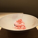 銀座 有涯 - 苺のアイス　作り立て