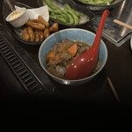 北海道もんじゃ 薫 - 牛すじ煮込み＆ごぼうの唐揚げ