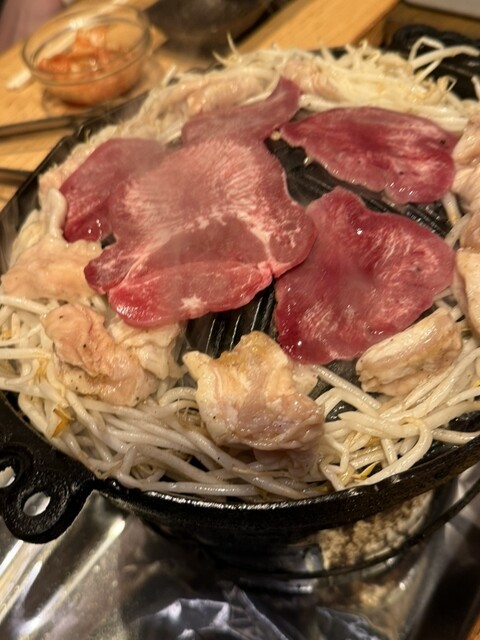 肉侍