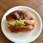 PANE CAVALLO - エビとアボカドのフォカッチャ