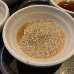 しゃぶ葉 - ゴマだれに炒り胡麻と胡麻油を入れて胡麻尽くし