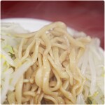 ラーメン二郎 - 絶妙な茹で加減の麺