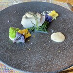 イル・テアトロ - 低温でコンフィにした真鱈と色々なカリフラワーのグラティナート黄柚の香り