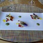 イル・テアトロ - 寒鰤のブリザオラ仕立てとザクロのカルパッチョ サルモリッリオとグリーンペッパー