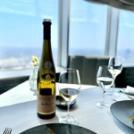 forty three - 華やかな白