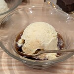 五月四日 - バニラアイス黒みりんがけ　¥680