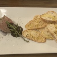エビスエスクラッシコ - 白レバーパテのブルスケッタ