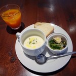 アール スタイル - 野菜ジュース、パン、スープ、アミューズ