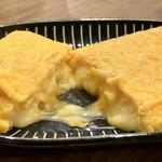 ボクらのキッチン - 出汁巻きチーズ　中からトロットロのチーズが。