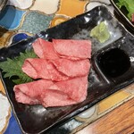 ホルモン長岡 - 和牛タンの昆布締め