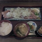 炭火焼専門食処 白銀屋 - ネギ塩まみれ