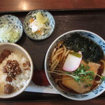 サネスケ - 昼得うどんセット（温たぬき＋まぐろ煮ごはん）　６８０円