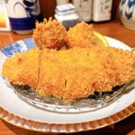 かつ吉 新丸ビル店 - ロースかつ盛合せアップ