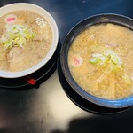 喜多方らーめん 一平 仙台店 - 左からじとじとらーめん(醤油)850円味噌らーめん+じと(50円)850円