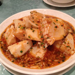 北京遊膳 -  【13年8月】赤イカの炒めもの。アワビのようなやわらかな歯ざわりが特徴。