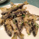 北京遊膳 - 【13年8月】酢塩を用いたシーズン最後の稚鮎揚げ。