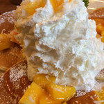 ジロー珈琲 - マンゴー&ココナッツのパンケーキ