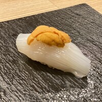 梅田 鮨処いこう - 雲丹 on 剣先いか