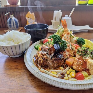 食堂とカフェ ピナータ_1