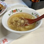 餃子の王将 - 半分食べ終えたあたりで出てきたスープ