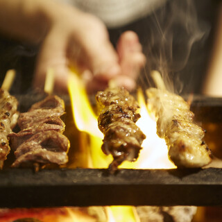 【炭火焼き鳥】素材にこだわる！プロの焼き師の妙技をご覧あれ