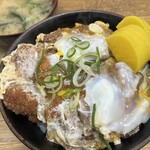 まるはのかつ丼 - かつ丼+玉子追加+みそ汁