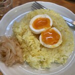 カレー気分 - 必ず卵パカって